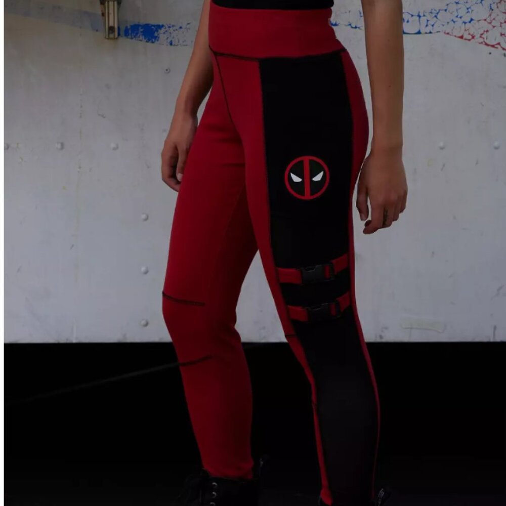 Her Universe Marvel Deadpool & Wolverine Deadpool Mesh Color-Block Leggings